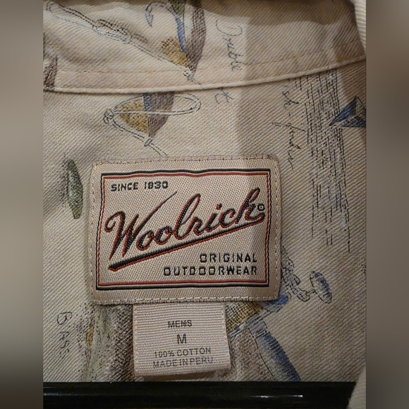 Woolrich Fishing All-Over Print Short Sleeve Button Down Size Medium - Picture 3 of 4